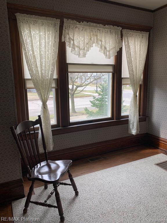 403 E CLINTON Street, Howell, MI 48843 — Photo 7