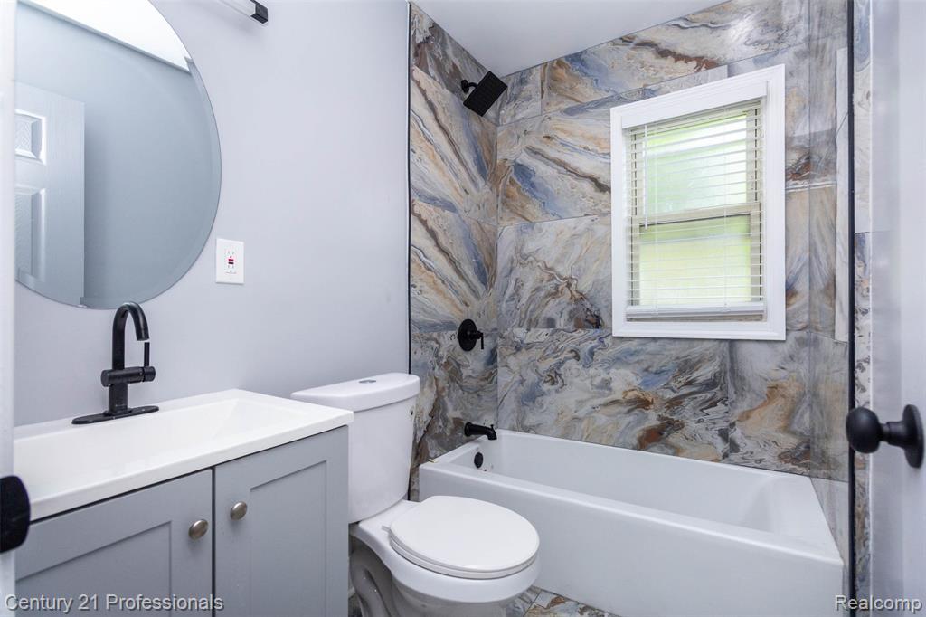 9037 Longacre Street, Detroit, MI 48228 — Photo 17