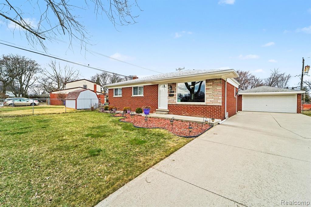 5135 Sudbury Drive, Warren, MI 48092 — front exterior