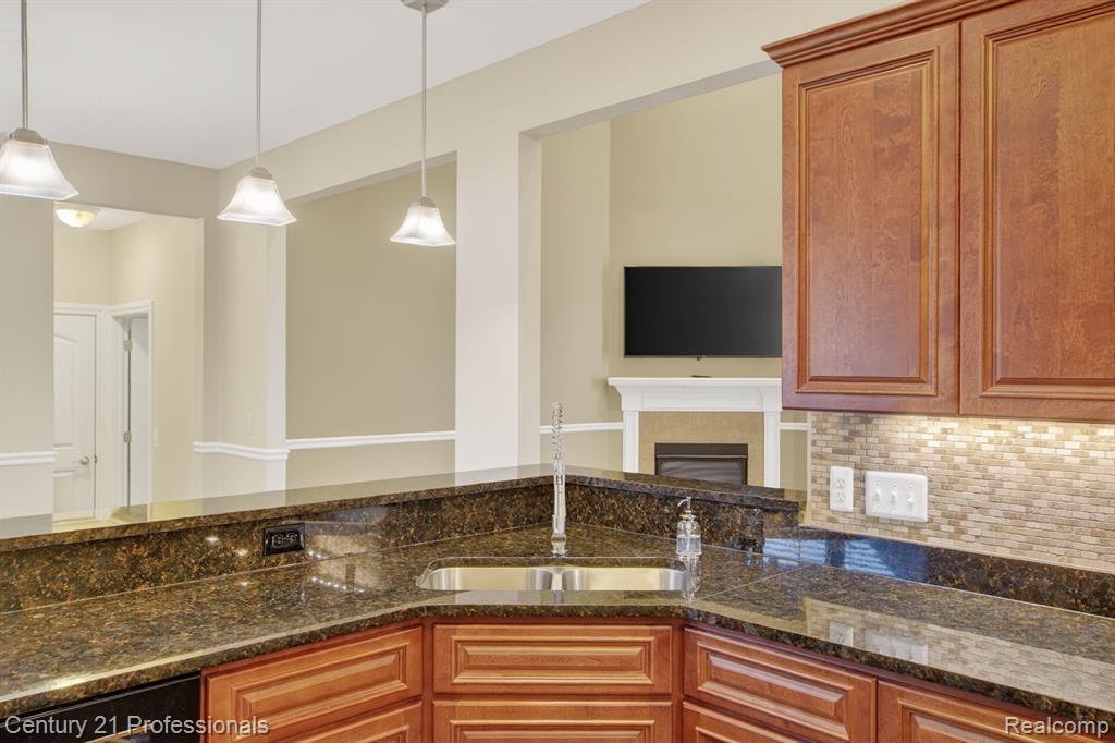 50153 Grant Street, Canton, MI 48188 — Photo 17