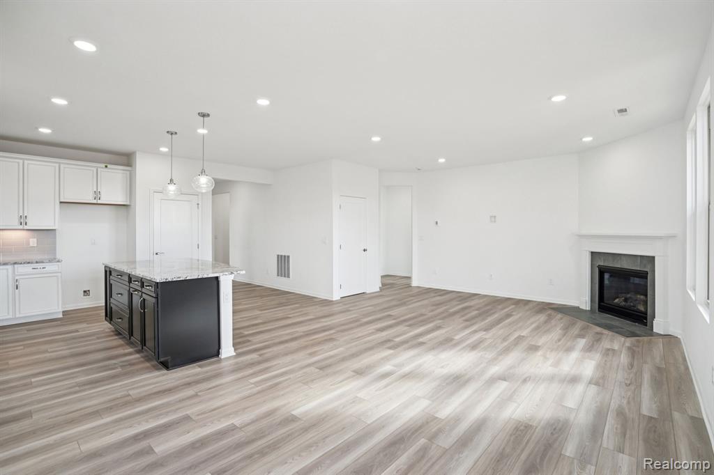 807 Kelpie Drive, Ann Arbor, MI 48108 — Photo 8