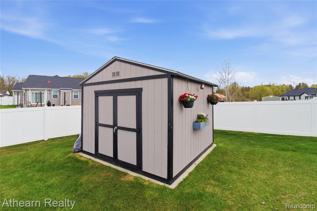 8197 Hidden Cove Court, Grand Blanc, MI 48439 — Photo 15