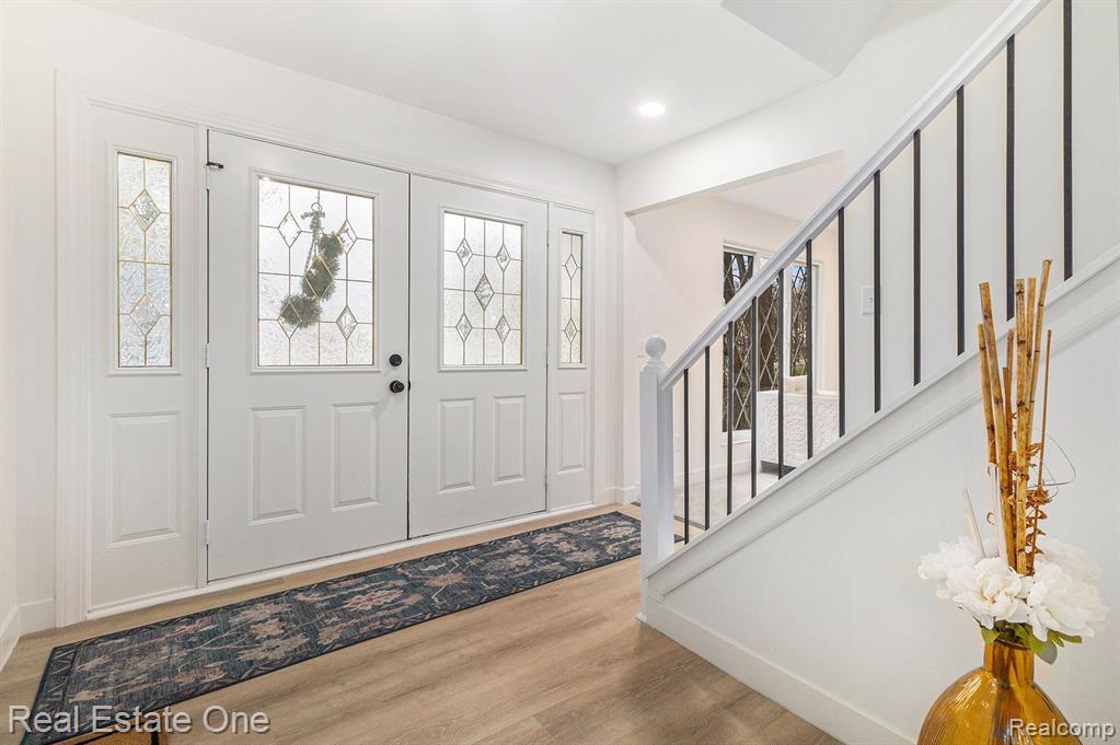 8893 S CHRISTINE Drive, Brighton, MI 48114 — Photo 2