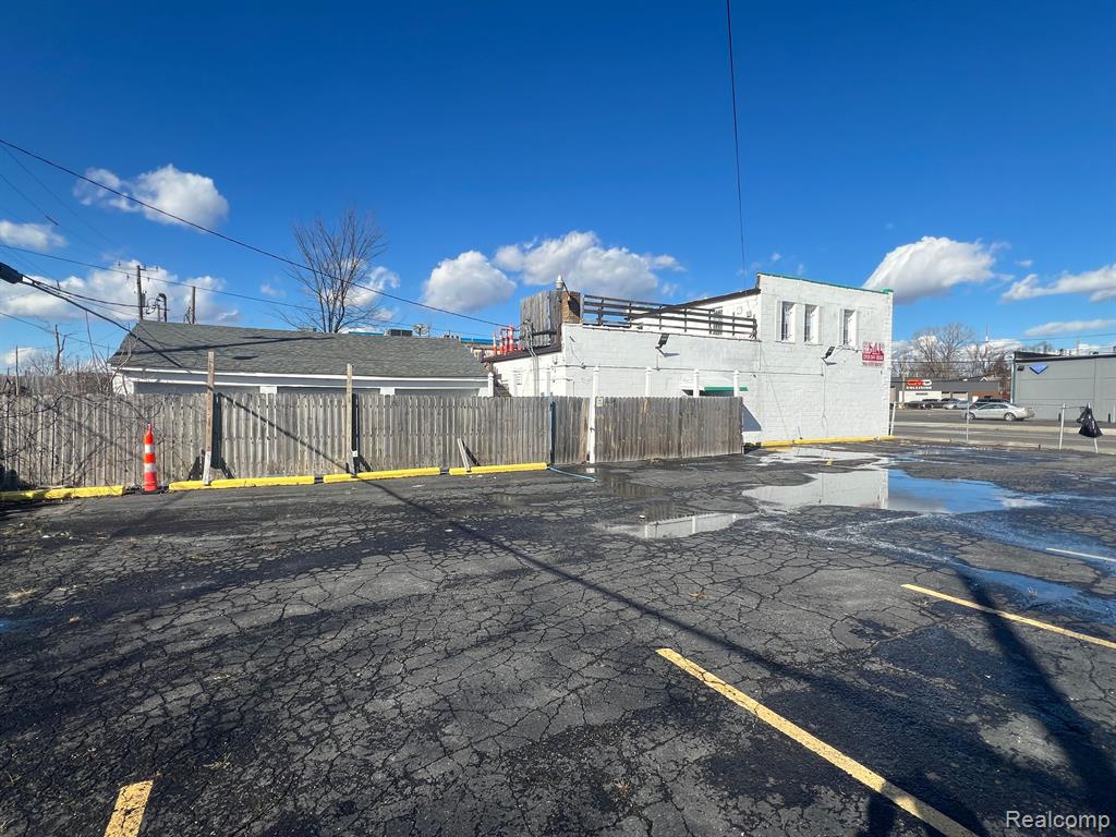 13837 Conant Street, Hamtramck, MI, 48212