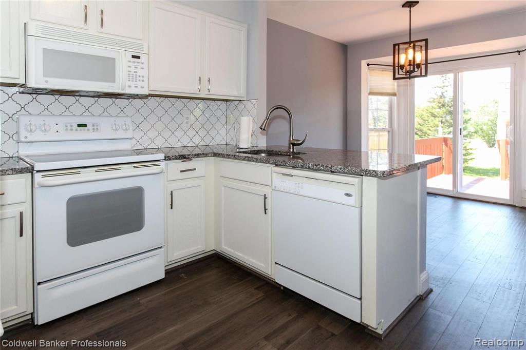 3110 VILLAGE Circle, Ann Arbor, MI 48108 — Photo 14