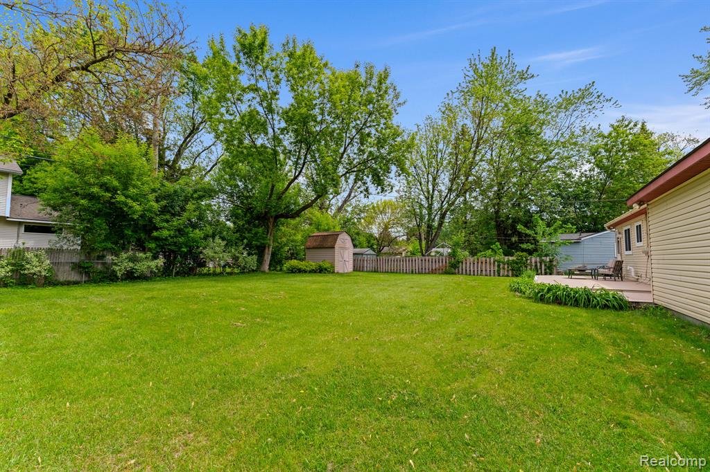 9220 Garden Terrace, Commerce Twp, MI 48382 — Photo 30