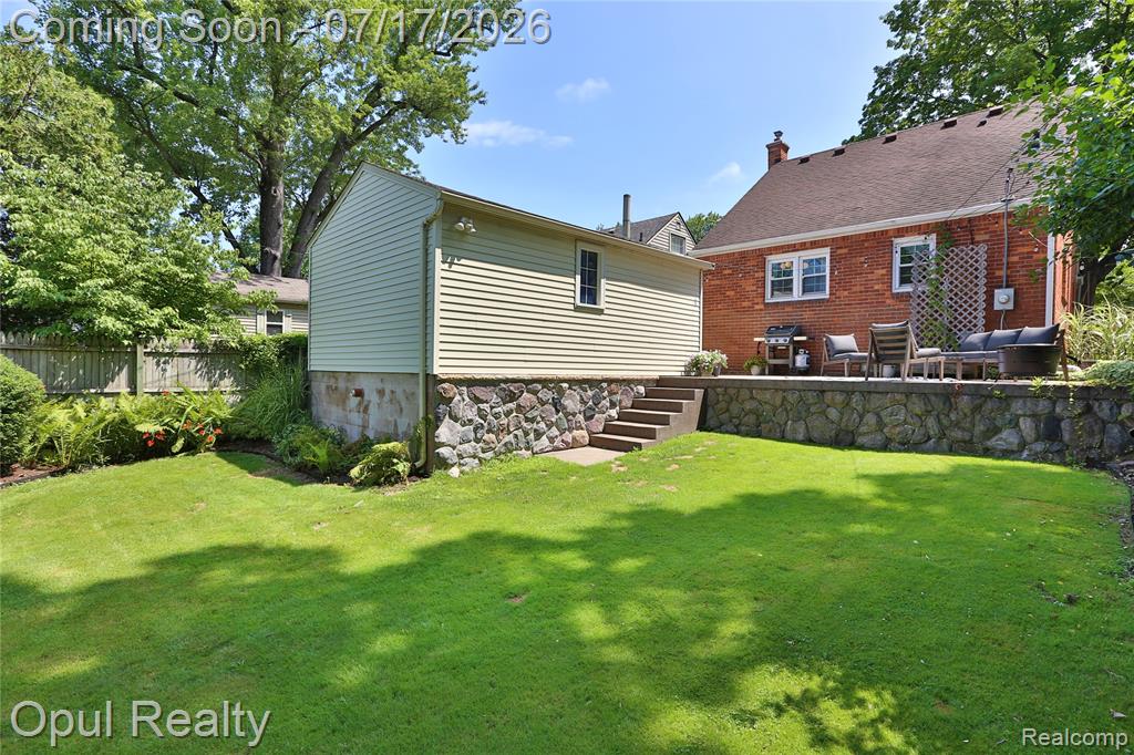 905 Forestdale Road, Royal Oak, MI 48067 — Photo 7