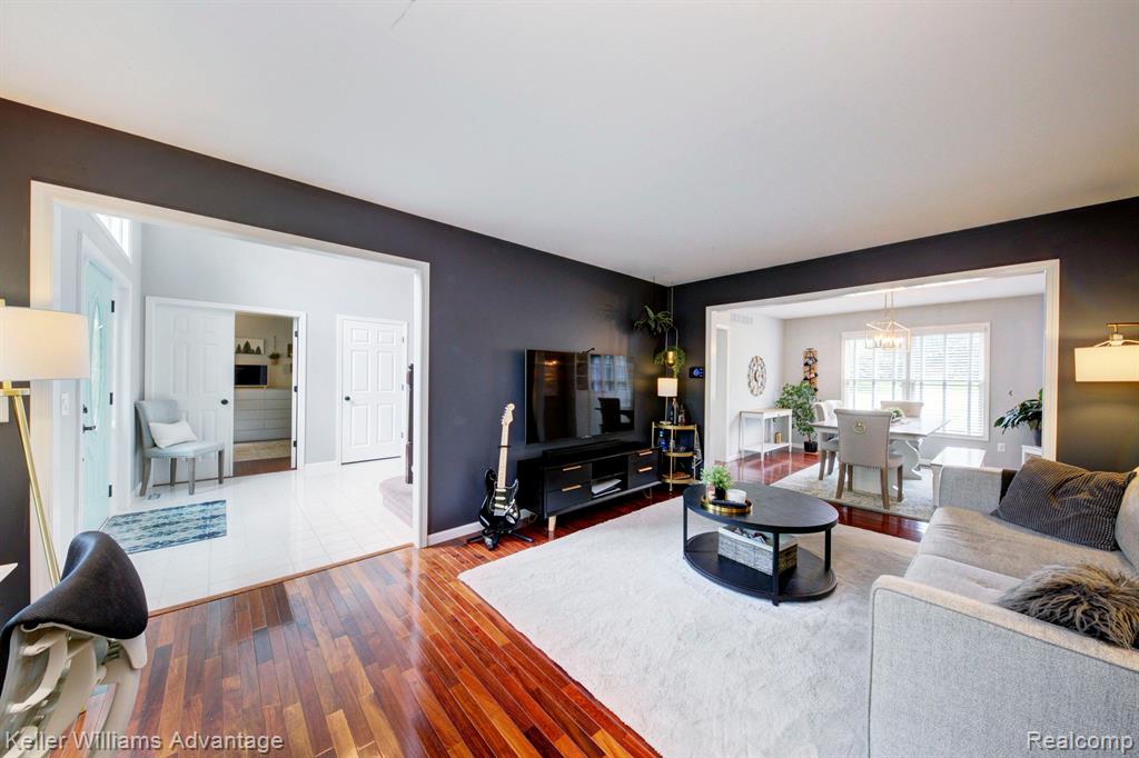 47694 EDINBURGH Drive, Plymouth, MI 48170 — Photo 9