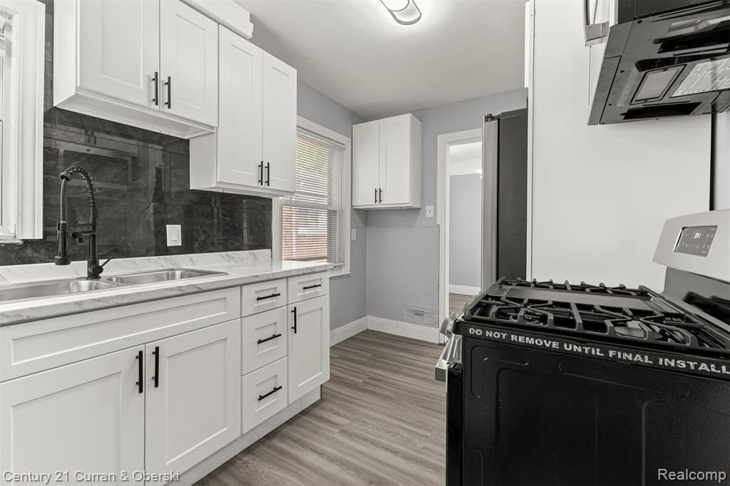 26431 Stollman Drive, Inkster, MI 48141 — Photo 17