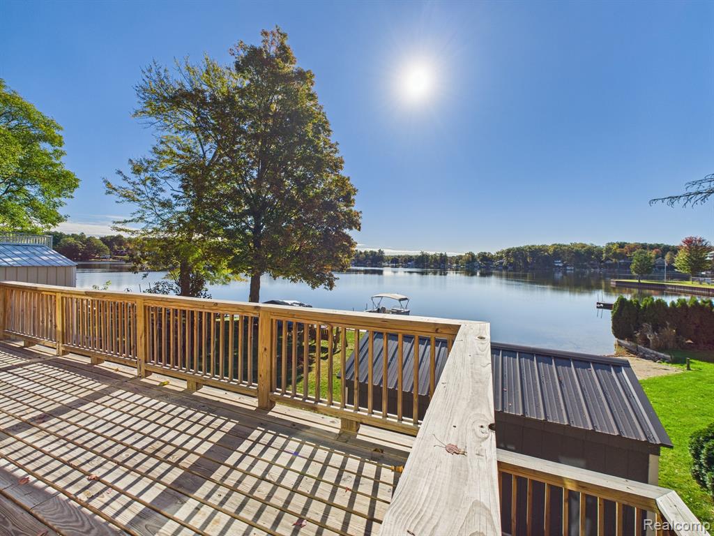 408 Peninsula Drive, Columbiaville, MI 48421 — Photo 30