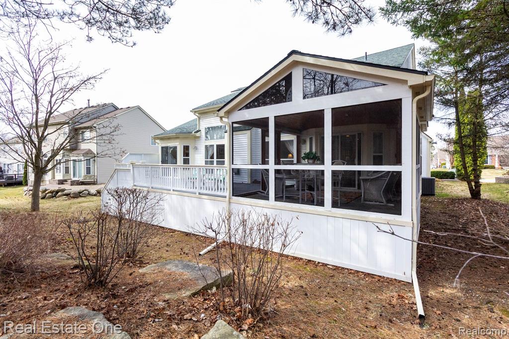 490 FRANKLIN LAKE Circle, Oxford, MI 48371 — Photo 53