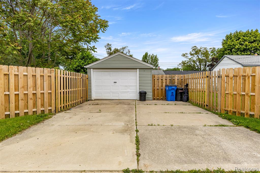4516 Edgewood Street, Dearborn Heights, MI 48125 — Photo 30