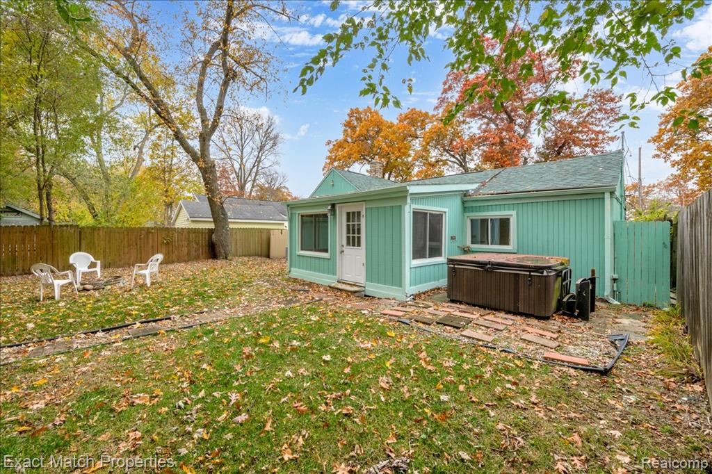 100 Danforth Street, White Lake, MI — Photo 32