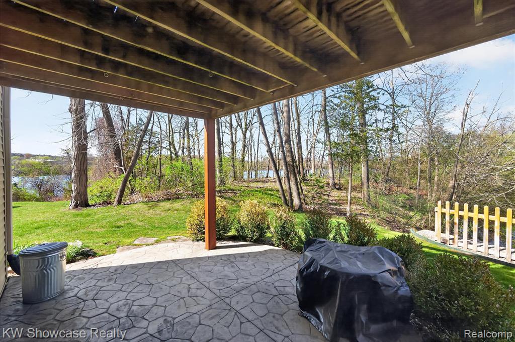 707 Pointe Court, Milford, MI 48381 — Photo 37