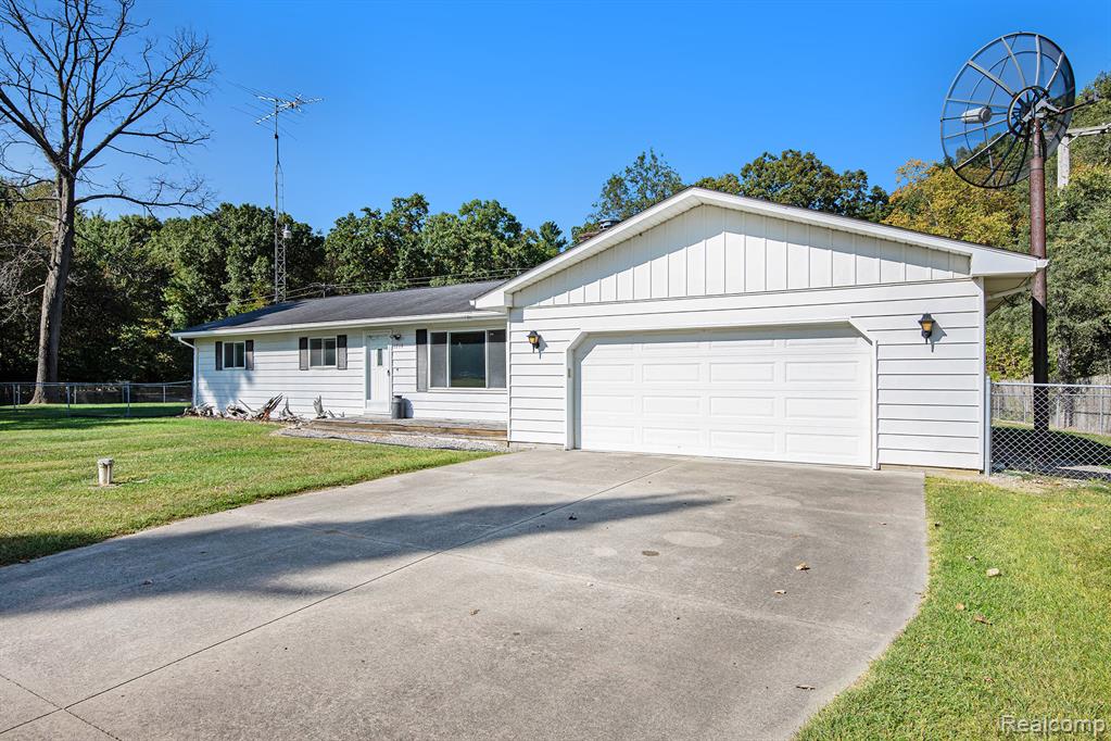 1714 Indian Road, Lapeer, MI 48446 — Photo 33