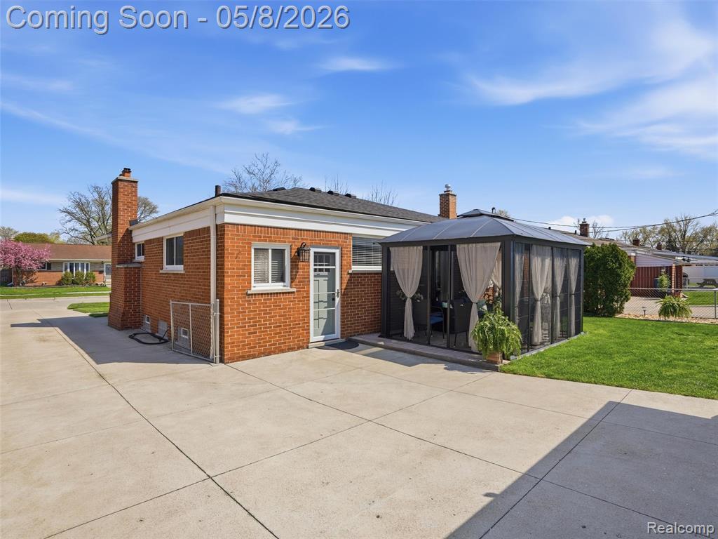 7911 Beatrice, Westland, MI — Photo 44