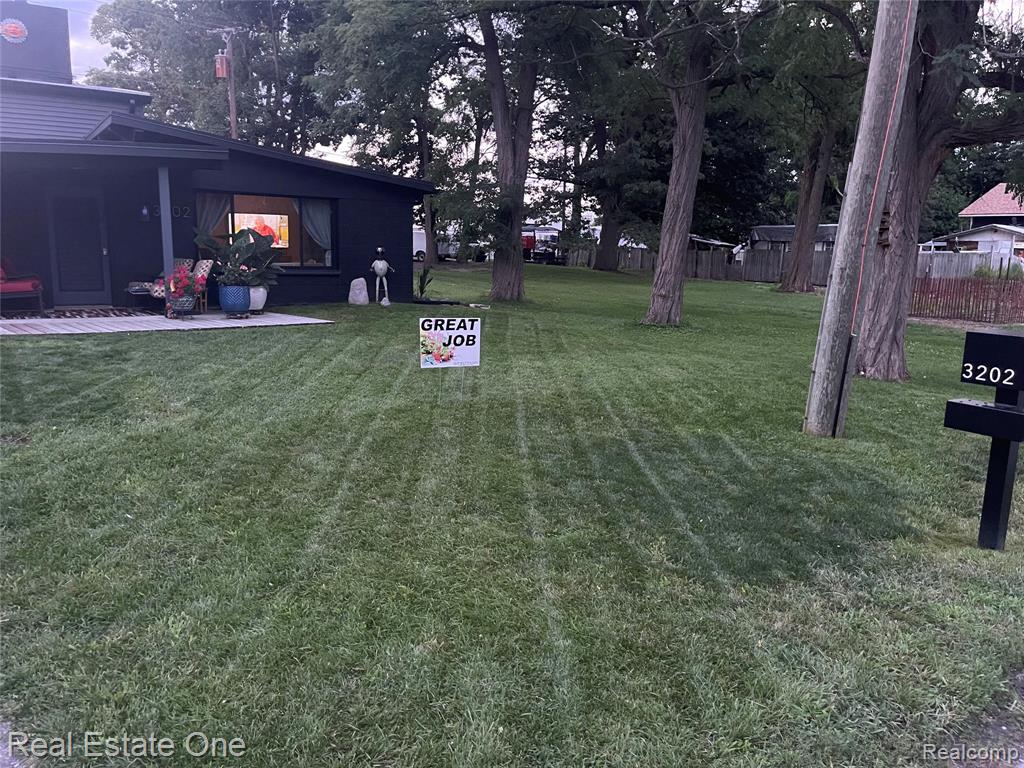 3202 Pridham Street, Keego Harbor, MI 48320 — Photo 26