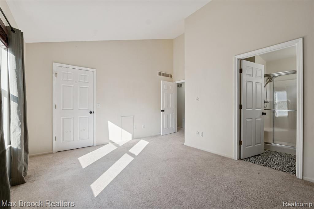 758 Huntclub Boulevard, Auburn Hills, MI 48326 — Photo 14