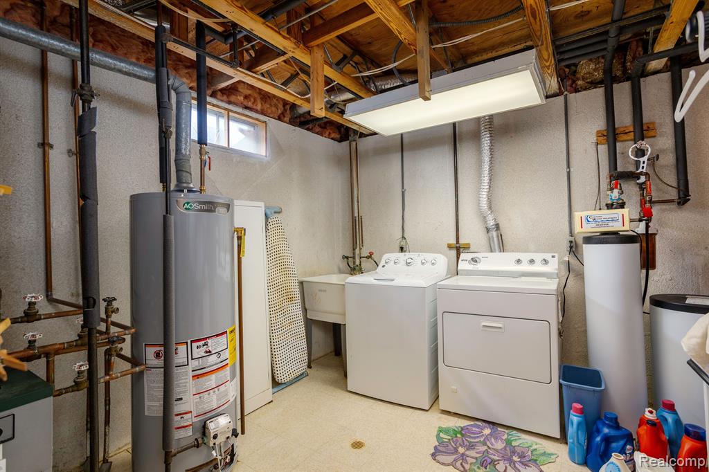 9871 Cambridge Court, South Lyon, MI 48178 — Photo 27