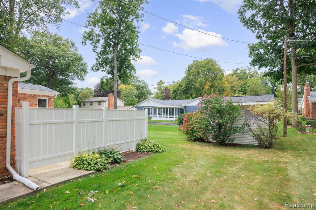 527 Greenwich Lane, Grand Blanc, MI 48439 — Photo 36