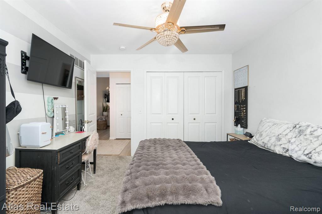 5864 Augusta Lane, Grand Blanc, MI 48439 — Photo 11