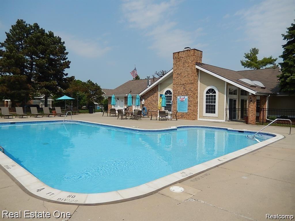 6617 Chimney Sweep, West Bloomfield, MI — Photo 33