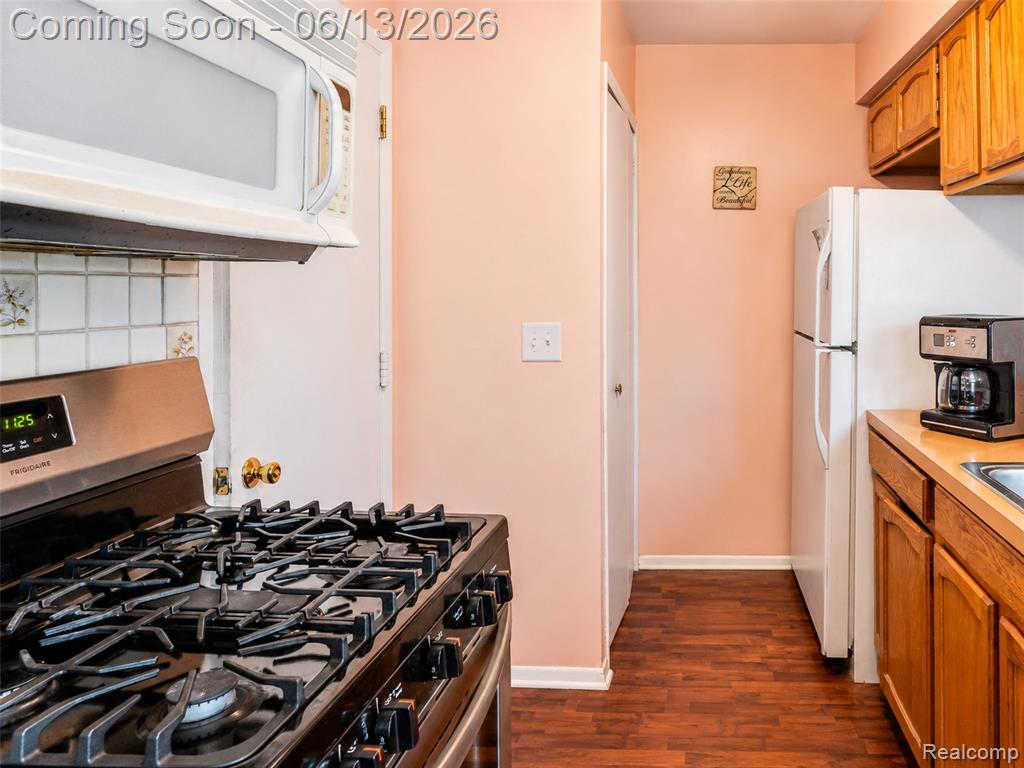 1442 Mariner Drive, Walled Lake, MI 48390 — Photo 15