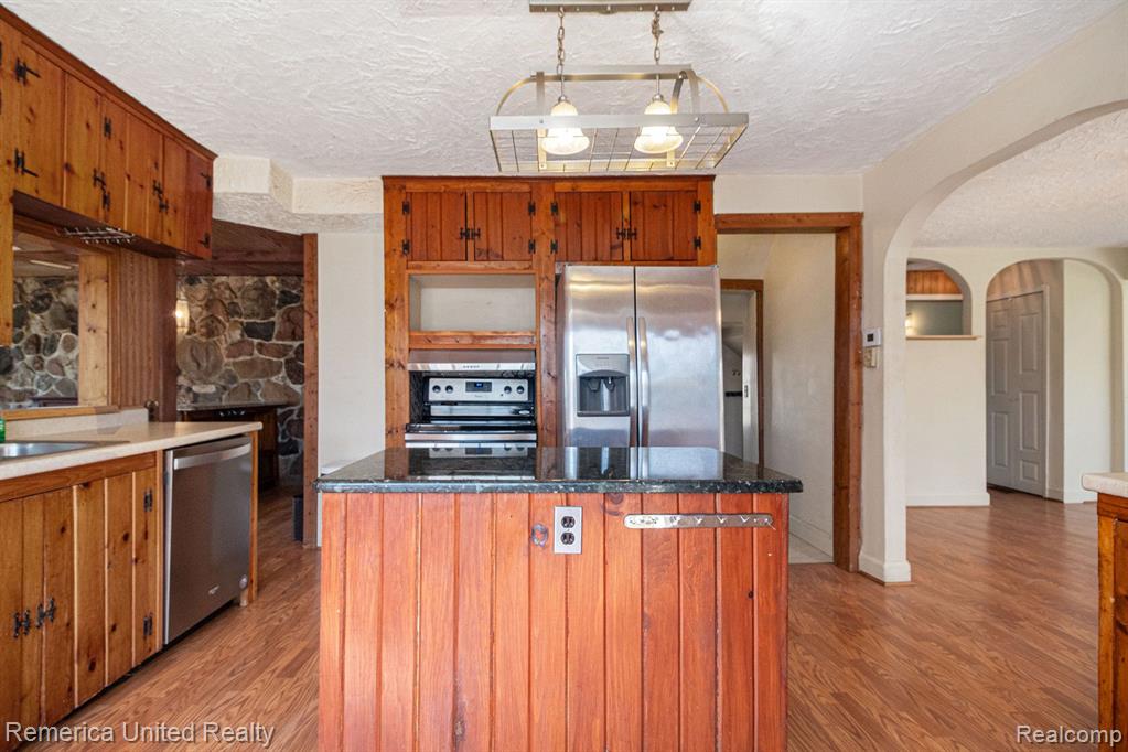 4342 PLEASANT VALLEY Road, Brighton, MI 48114 — Photo 7