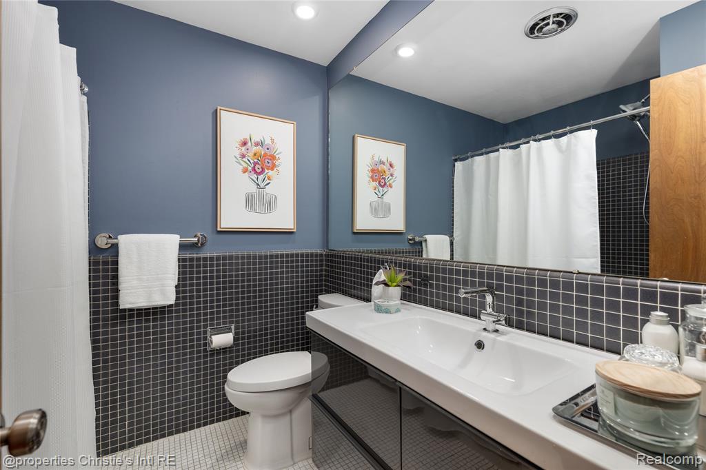 1522 Chateaufort Place, Detroit, MI 48207 — Photo 6