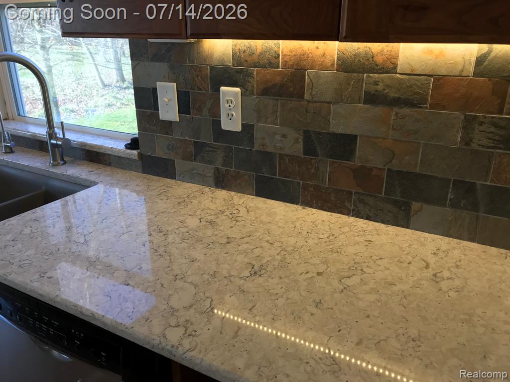 11826 N MAIN Street, Whitmore Lake, MI 48189 — Photo 6