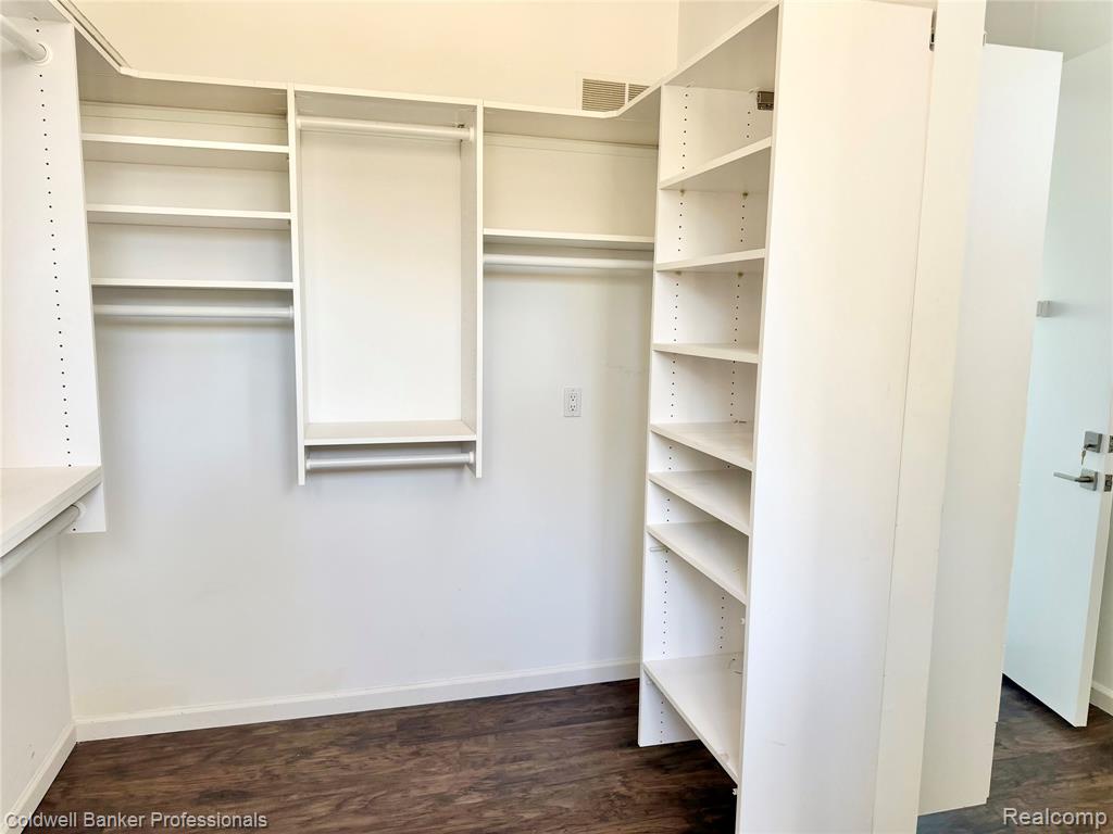 4692 W Wickford, Bloomfield Hills, MI 48302 — Photo 28