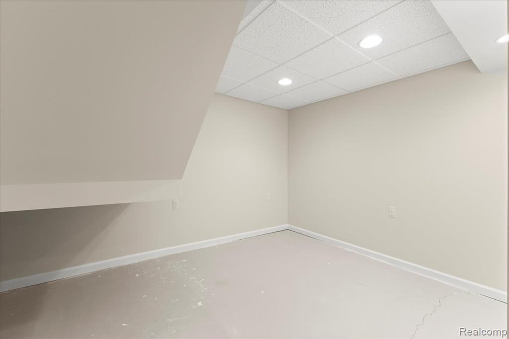49366 Briar Pointe Dr. Drive, Macomb, MI 48044 — Photo 55