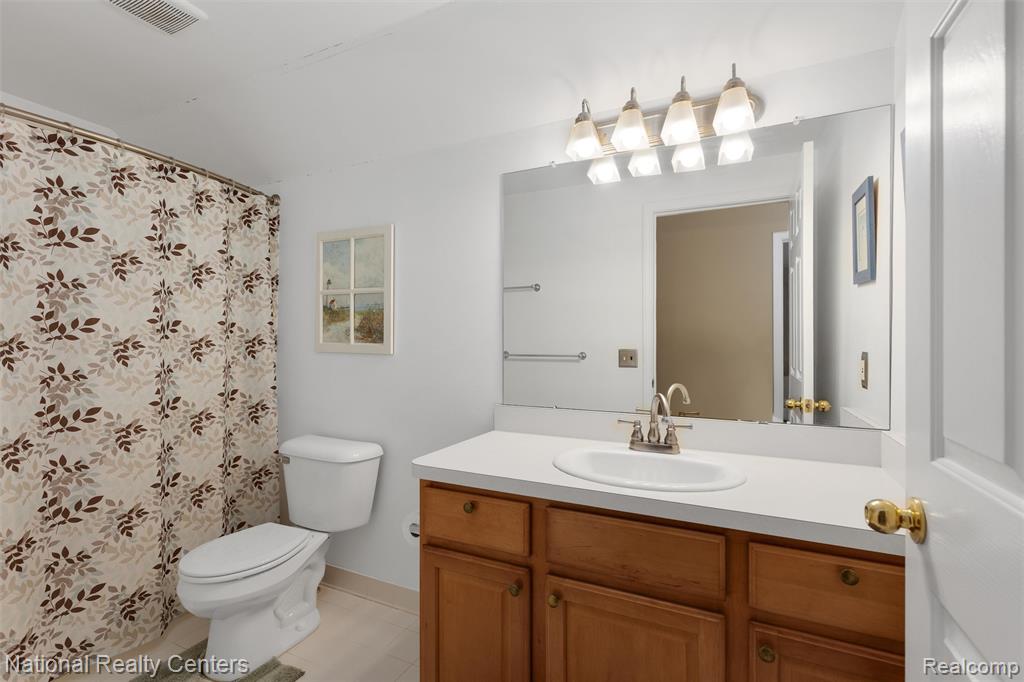 678 Joshua Drive, Highland, MI 48356 — Photo 27