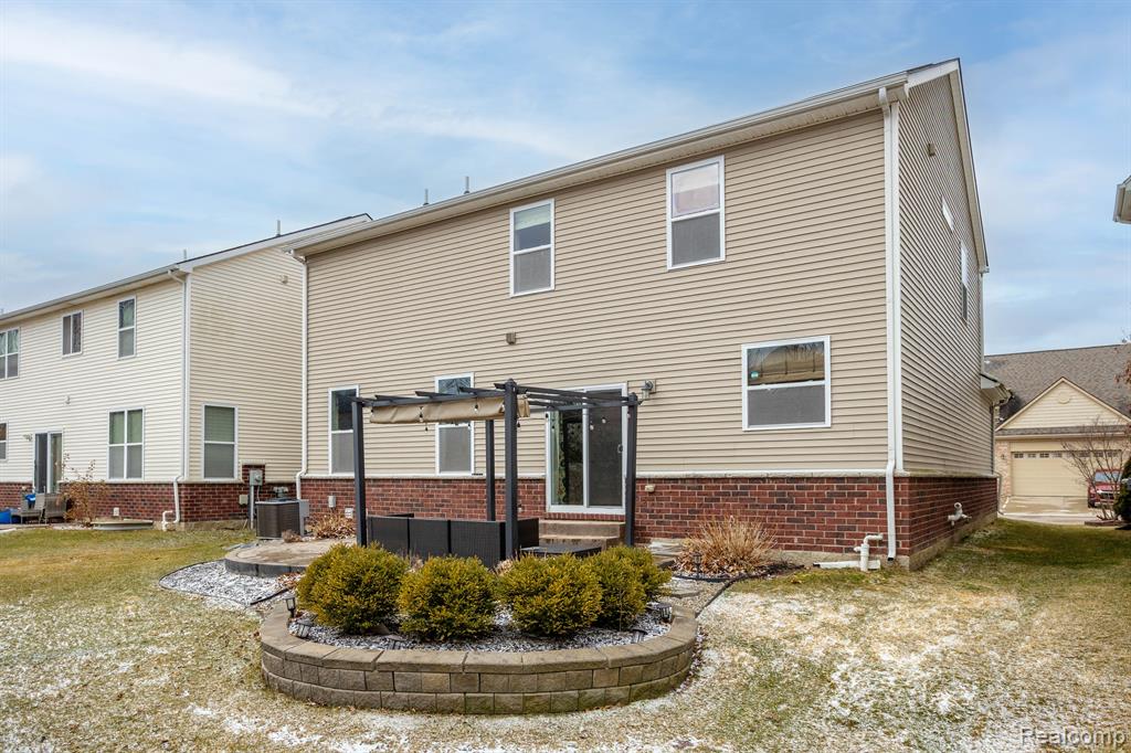 27086 MAXWELL, Novi, MI — Photo 35