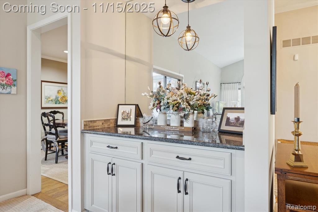 909 Tartan Trail, Bloomfield Hills, MI 48304 — Photo 12