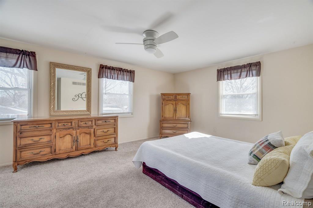 4929 Danbury Drive, Troy, MI 48085 — Photo 20