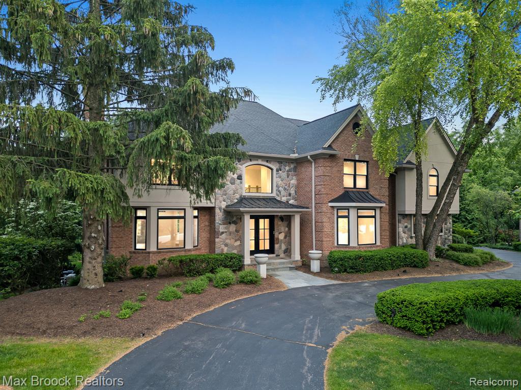 4331 Spruce Hill Lane, Bloomfield Hills, MI 48301 — Photo 2