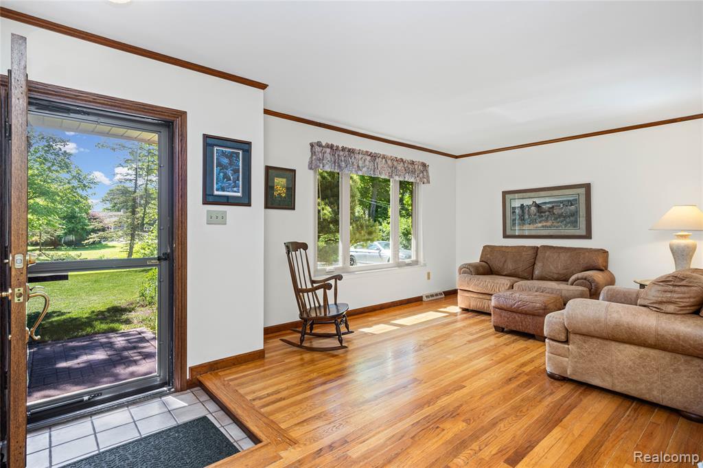 760 Waterbury Road, Highland, MI 48356 — Photo 9