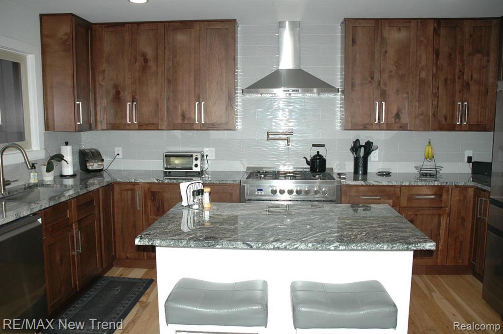 9528 FENHILL Drive, Grand Blanc, MI 48439 — Photo 4