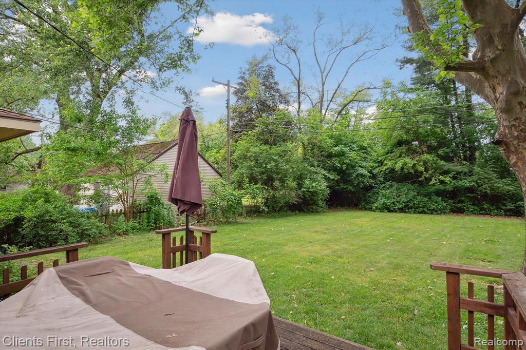 9243 HIX Road, Livonia, MI 48150 — Photo 29