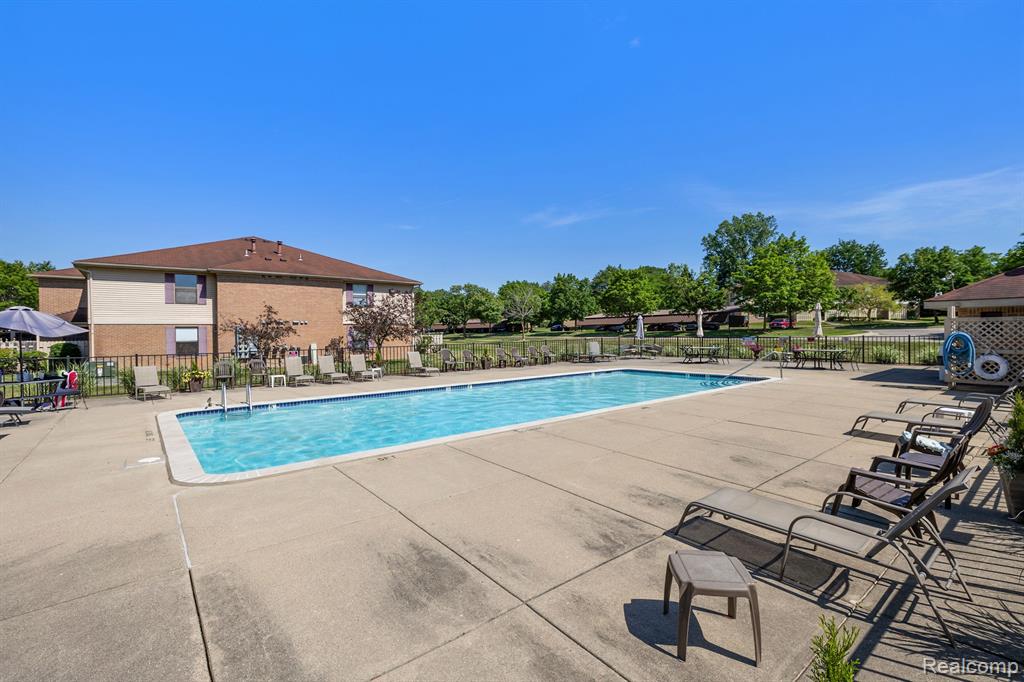 61149 GREENWOOD Drive, South Lyon, MI 48178 — Photo 34