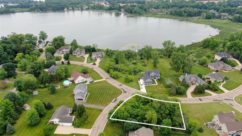 13042 KEWEENAW Court, Linden, MI 48451 — Photo 3