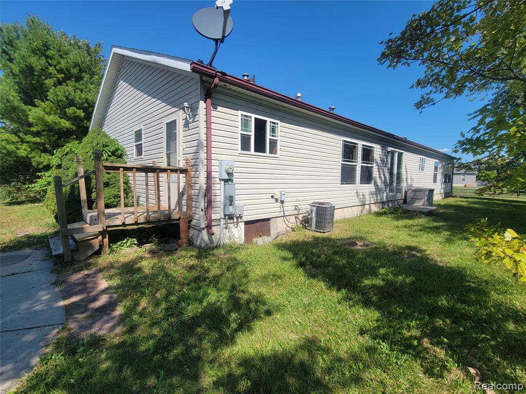 7950 S Huron River Drive, South Rockwood, MI — Photo 3