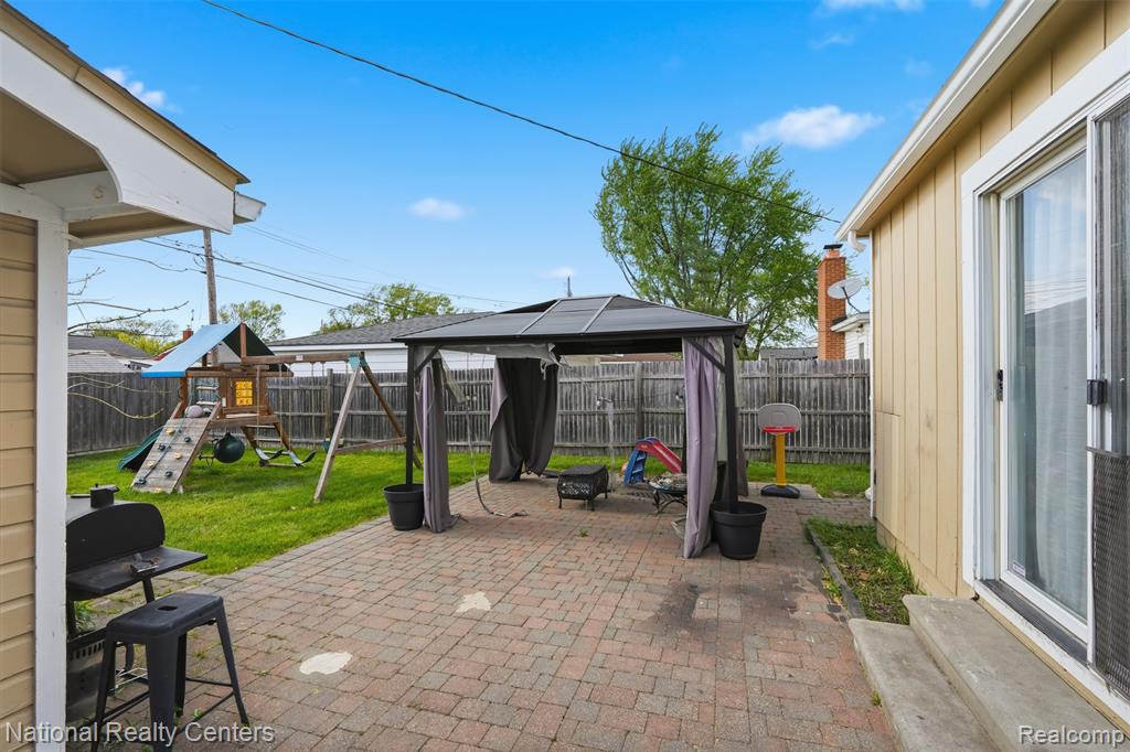 16021 Dugan Street, Roseville, MI 48066 — Photo 27