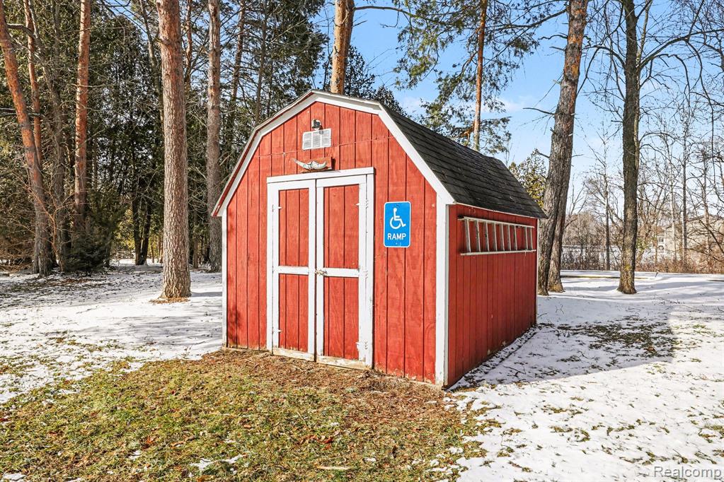 3639 Howland Road, Almont, MI 48003 — Photo 32