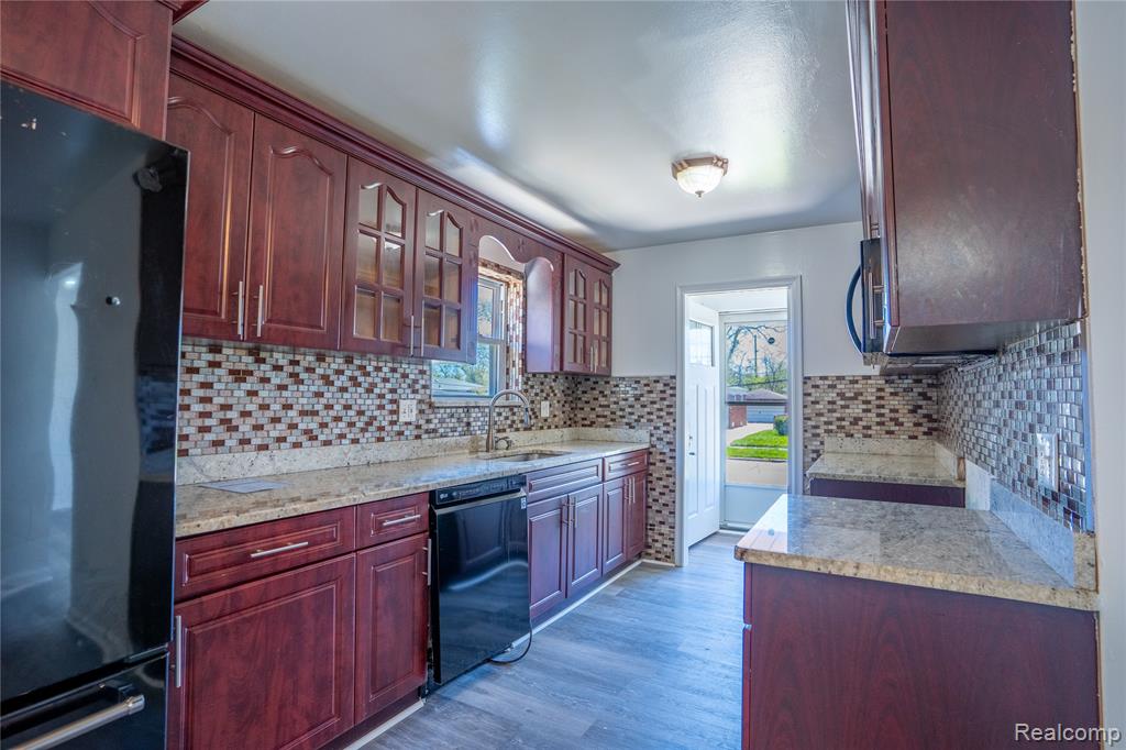 24628 Currier Street, Dearborn Heights, MI 48125 — Photo 11
