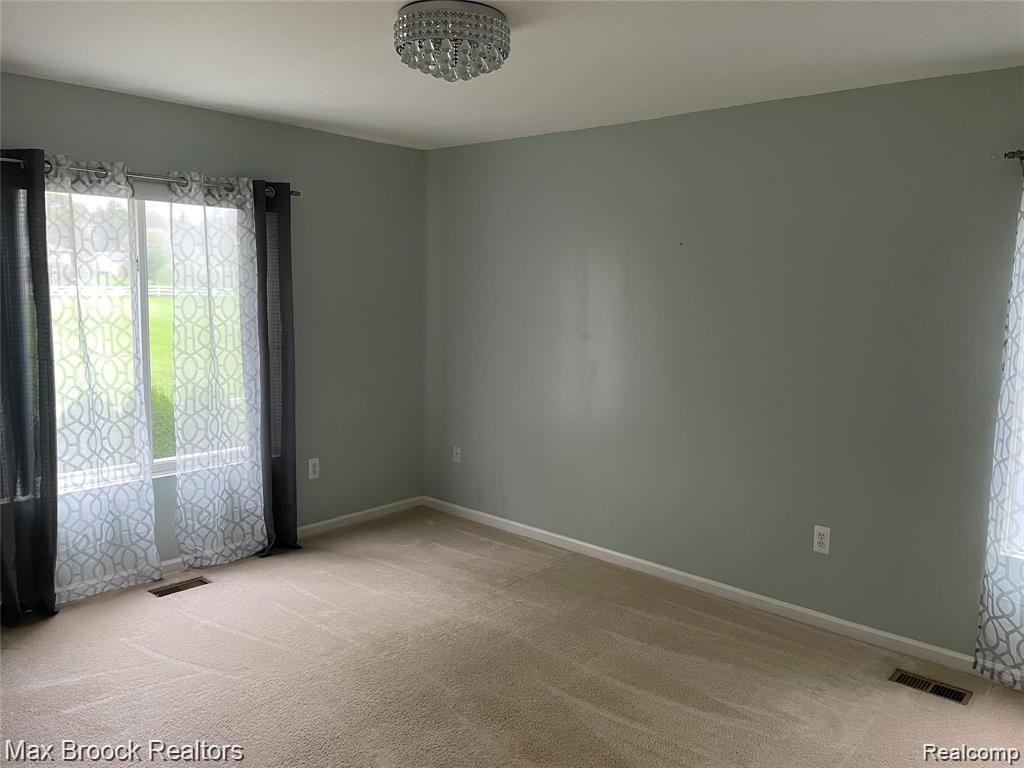 754 SANDALWOOD Drive, Troy, MI 48085 — Photo 17