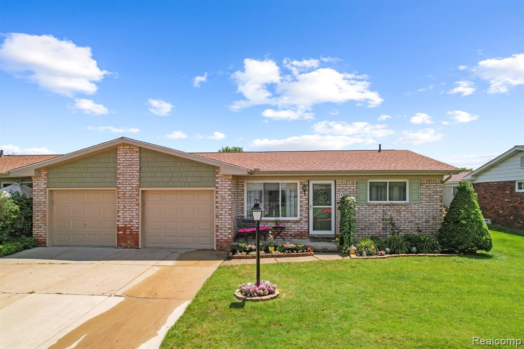 47450 LIZABETH Drive, Chesterfield, MI 48047 — front exterior