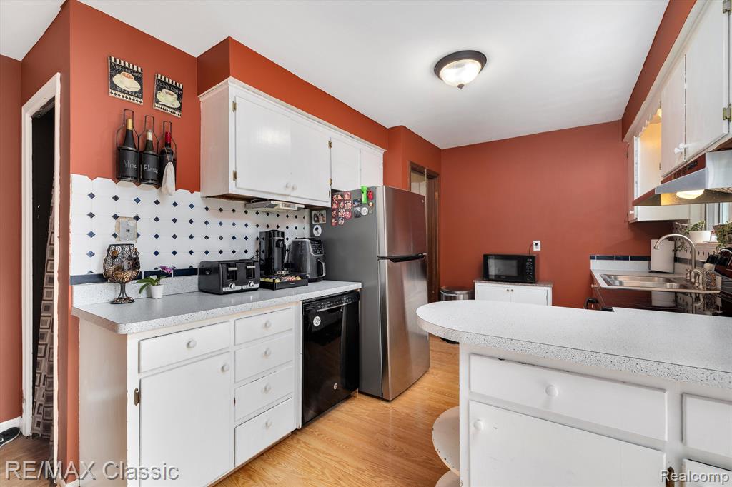 94 CRESCENT LAKE Road, Waterford, MI 48327 — Photo 3