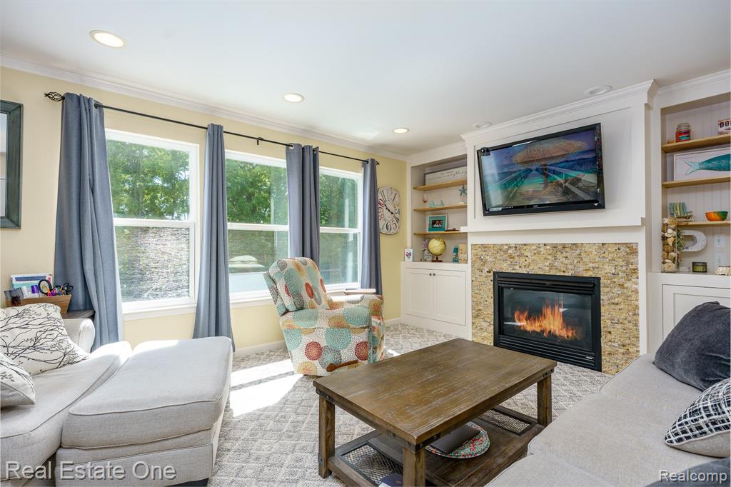 442 Ridgewood Drive S, Ortonville, MI 48462 — Photo 8